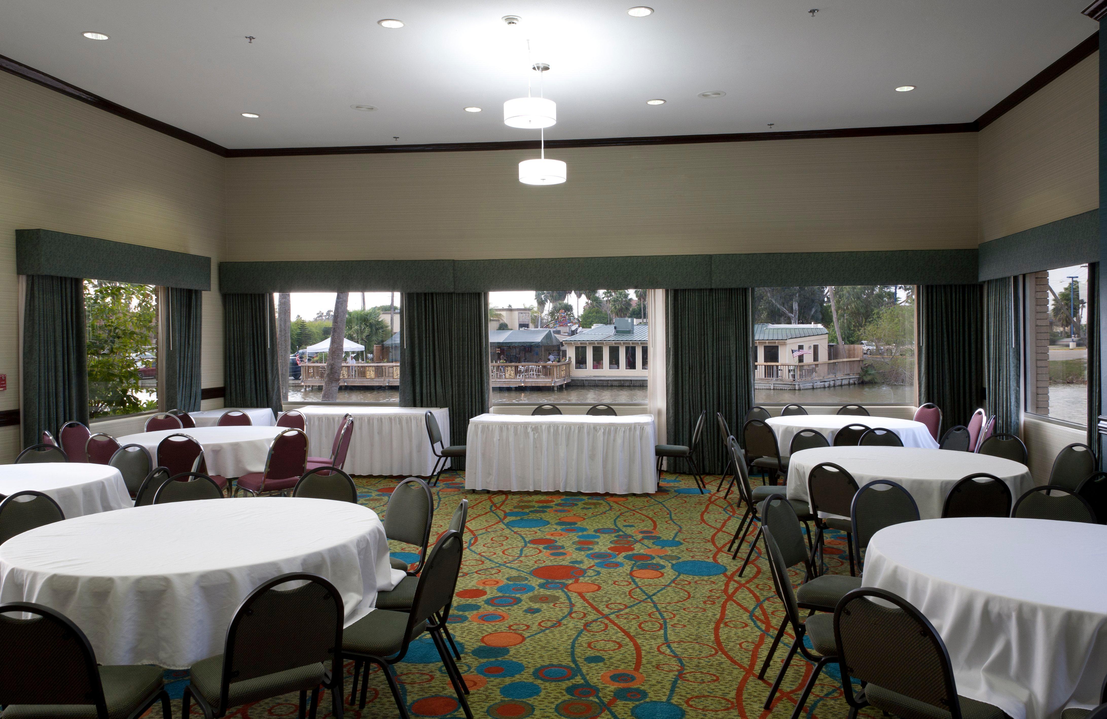 Holiday Inn Express Hotel And Suites Brownsville By Ihg Exterior foto
