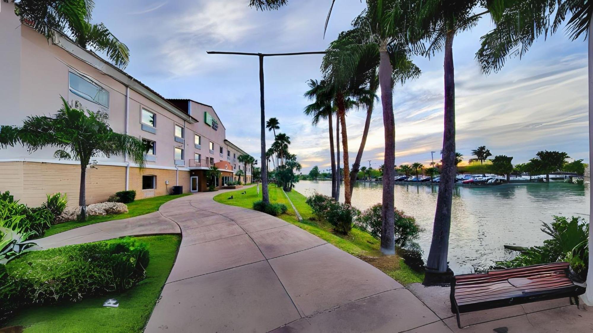 Holiday Inn Express Hotel And Suites Brownsville By Ihg Exterior foto
